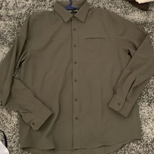 UNDER AMOUR dress shirt